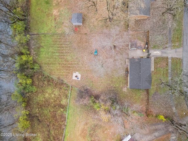 11719 Pond Creek Dr, Louisville, KY 40272