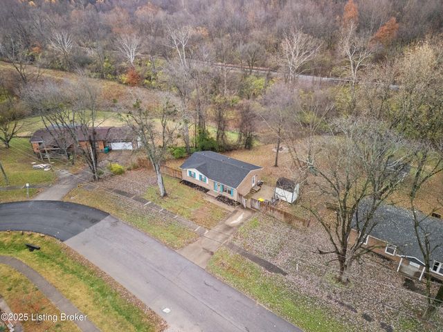 11719 Pond Creek Dr, Louisville, KY 40272