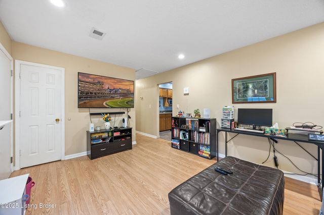 11719 Pond Creek Dr, Louisville, KY 40272