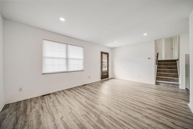2850 Ravenswood Court, Columbus, OH 43232