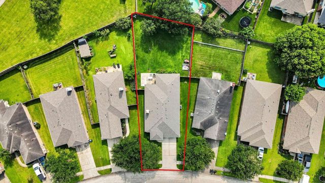 137 Rustic Colony Lane, Dickinson, TX 77539
