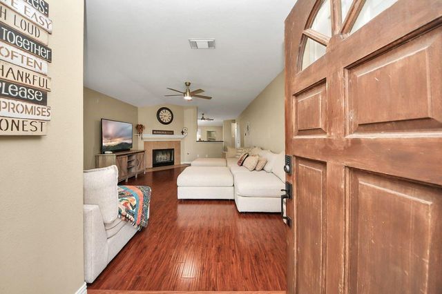 137 Rustic Colony Lane, Dickinson, TX 77539
