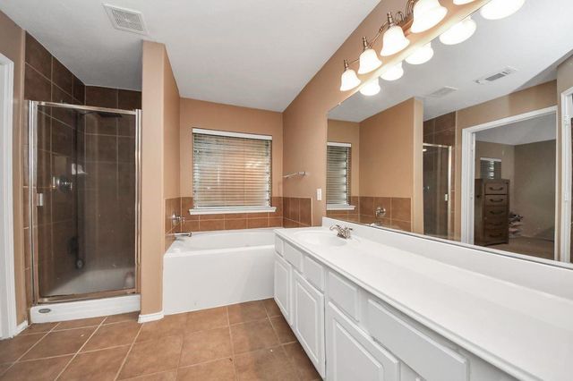 137 Rustic Colony Lane, Dickinson, TX 77539