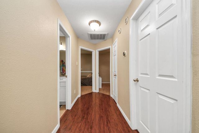137 Rustic Colony Lane, Dickinson, TX 77539