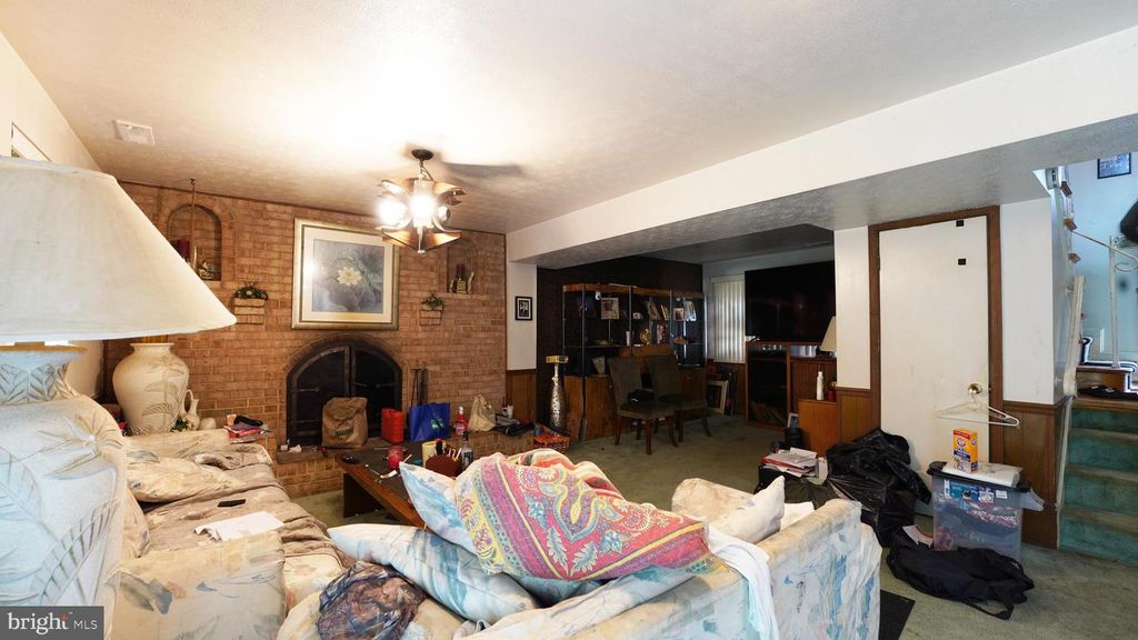 Image 7 of property listing at 13124 CABINWOOD DR, Silver Spring, MD 20904