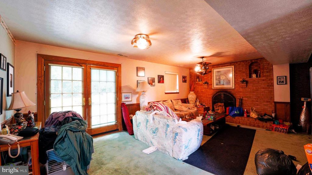 Image 8 of property listing at 13124 CABINWOOD DR, Silver Spring, MD 20904