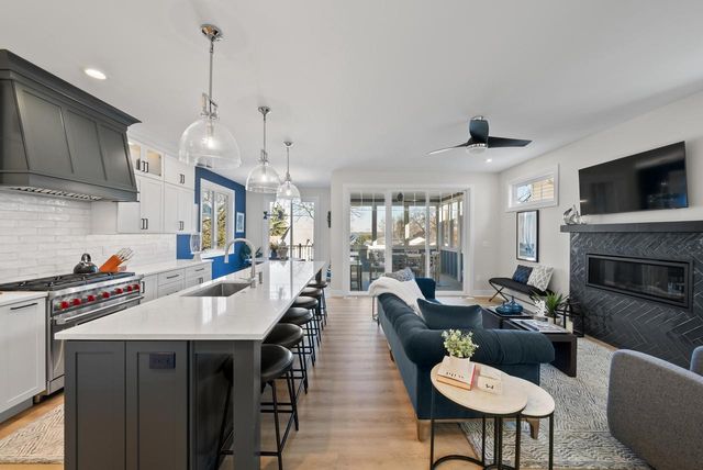 422 S Lakeshore DRIVE, Fontana, WI 53125