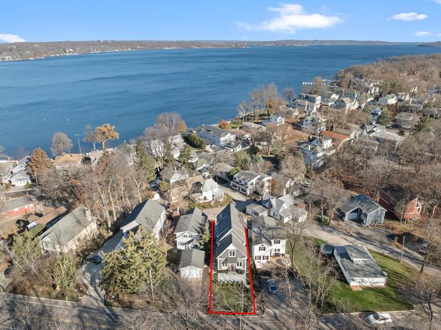 422 S Lakeshore DRIVE, Fontana, WI 53125