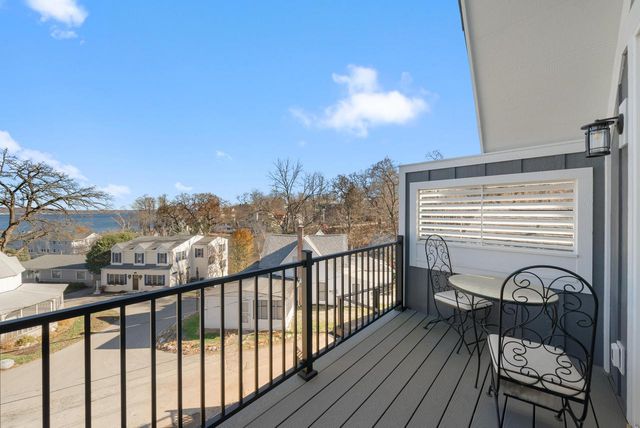 422 S Lakeshore DRIVE, Fontana, WI 53125