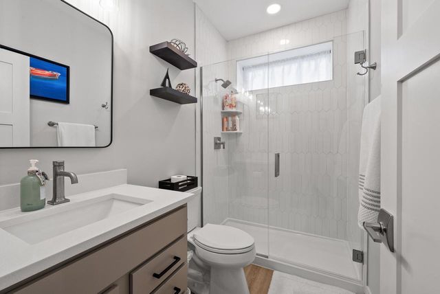 422 S Lakeshore DRIVE, Fontana, WI 53125