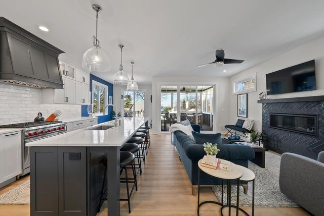 422 S Lakeshore DRIVE, Fontana, WI 53125