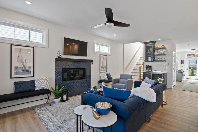 422 S Lakeshore DRIVE, Fontana, WI 53125