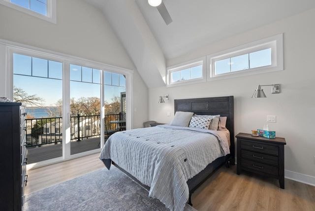 422 S Lakeshore DRIVE, Fontana, WI 53125