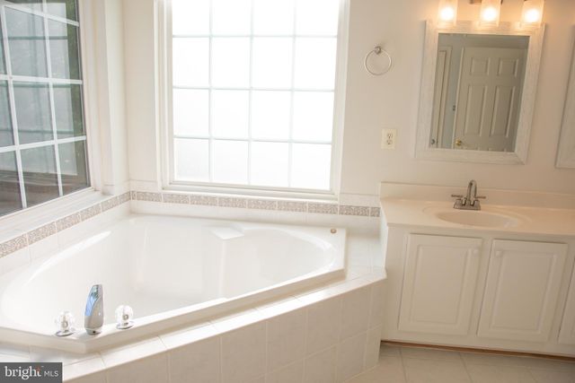 3347 WILTON CREST CT, Alexandria, VA 22310