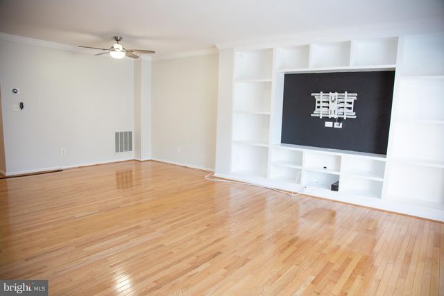 3347 WILTON CREST CT, Alexandria, VA 22310