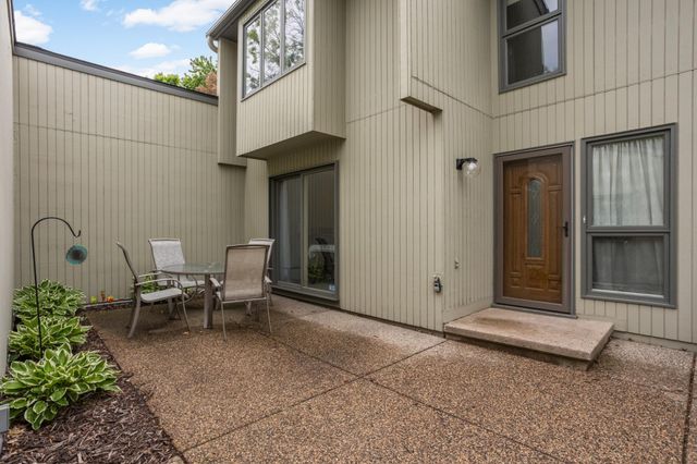 11140 Abbott Lane, Minnetonka, MN 55343