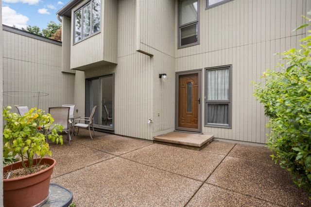 11140 Abbott Lane, Minnetonka, MN 55343