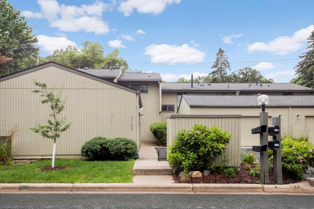 11140 Abbott Lane, Minnetonka, MN 55343