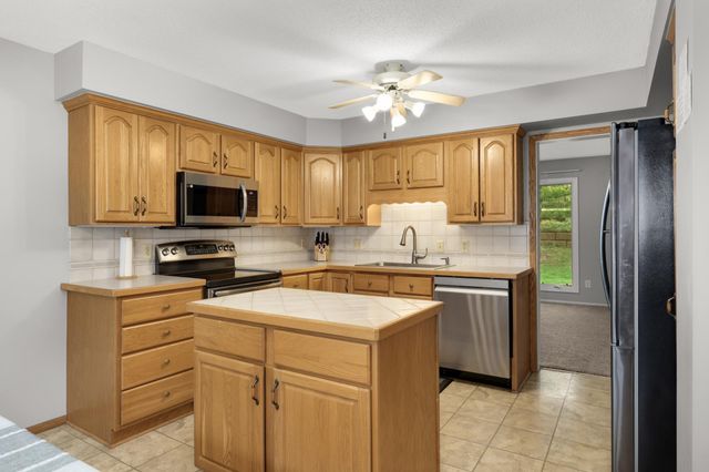 11140 Abbott Lane, Minnetonka, MN 55343