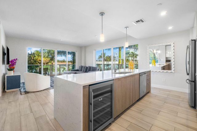 1 S PALMWAY 203, Lake Worth Beach, FL 33460