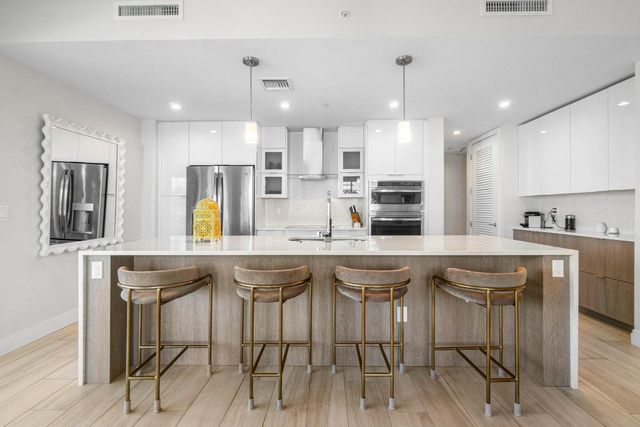 1 S PALMWAY 203, Lake Worth Beach, FL 33460