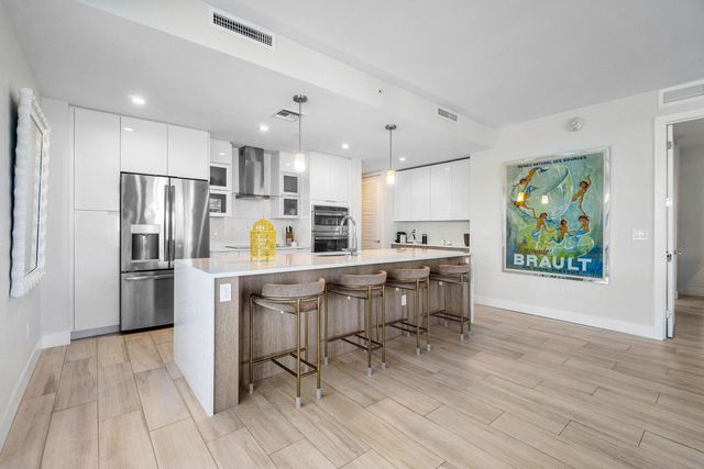 1 S PALMWAY 203, Lake Worth Beach, FL 33460