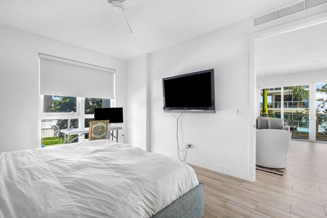 1 S PALMWAY 203, Lake Worth Beach, FL 33460