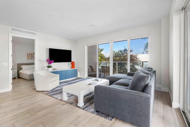 1 S PALMWAY 203, Lake Worth Beach, FL 33460