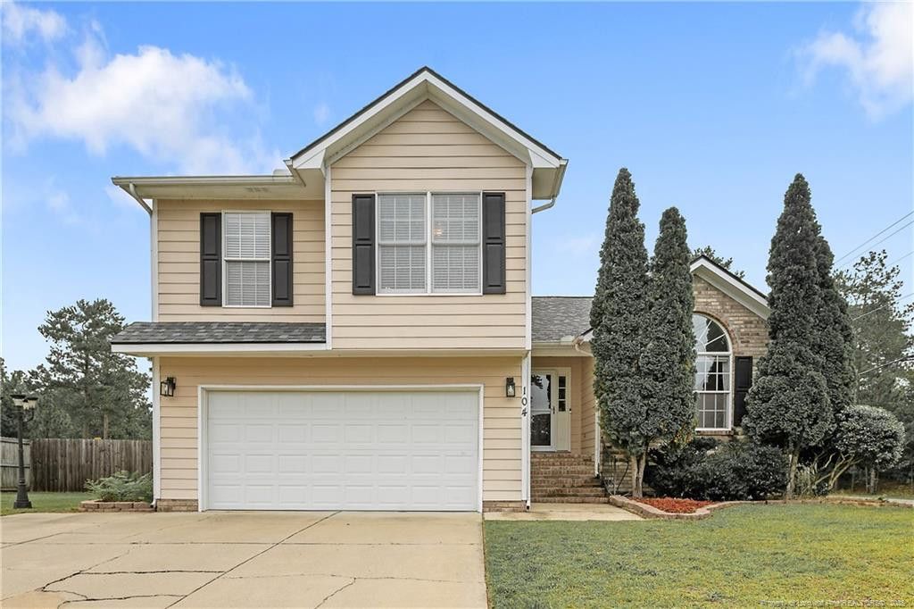 104 Somerset Drive, Raeford, NC 28376