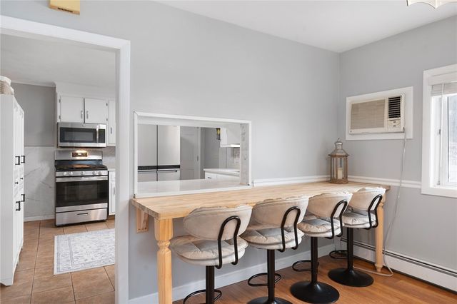 22 Lake Avenue, Barrington, RI 02806