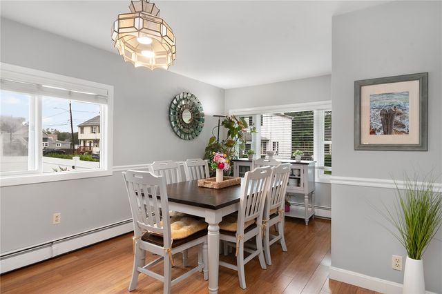22 Lake Avenue, Barrington, RI 02806