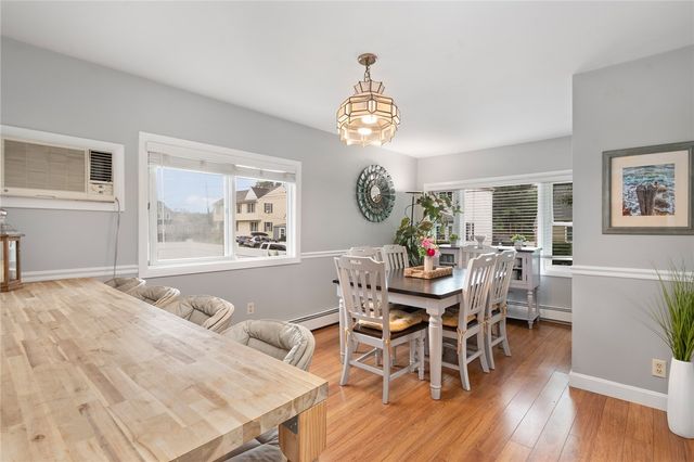 22 Lake Avenue, Barrington, RI 02806