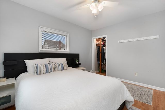 22 Lake Avenue, Barrington, RI 02806