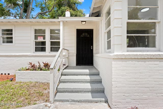 8024 HAWTHORNE Street, Jacksonville, FL 32208