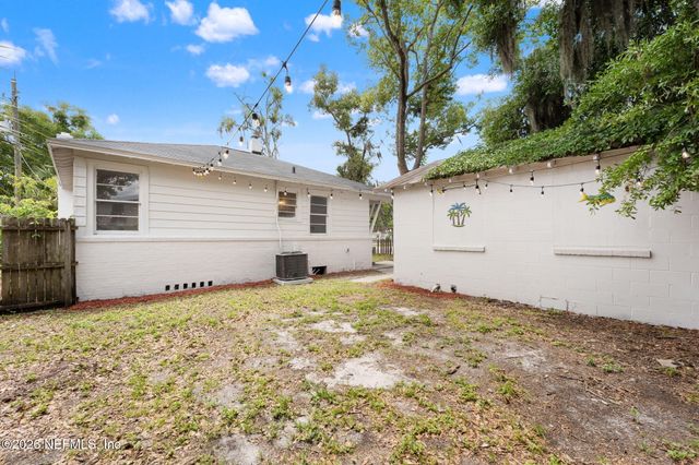 8024 HAWTHORNE Street, Jacksonville, FL 32208