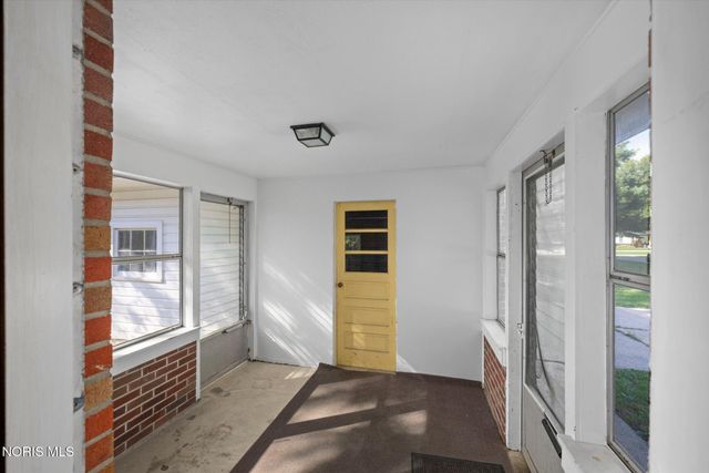 28509 Mccarty Drive, Perrysburg, OH 43551