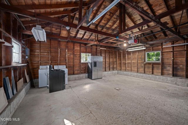 28509 Mccarty Drive, Perrysburg, OH 43551