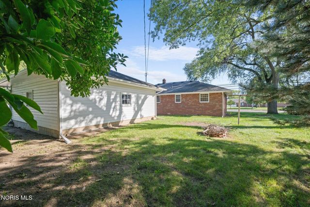 28509 Mccarty Drive, Perrysburg, OH 43551