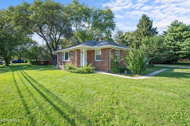 28509 Mccarty Drive, Perrysburg, OH 43551