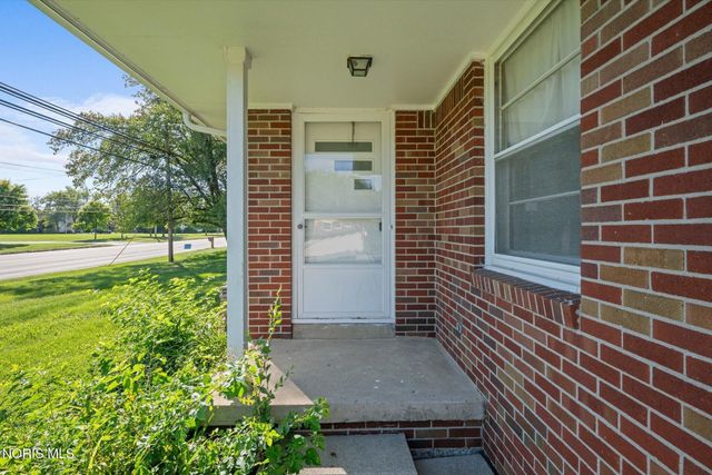 28509 Mccarty Drive, Perrysburg, OH 43551