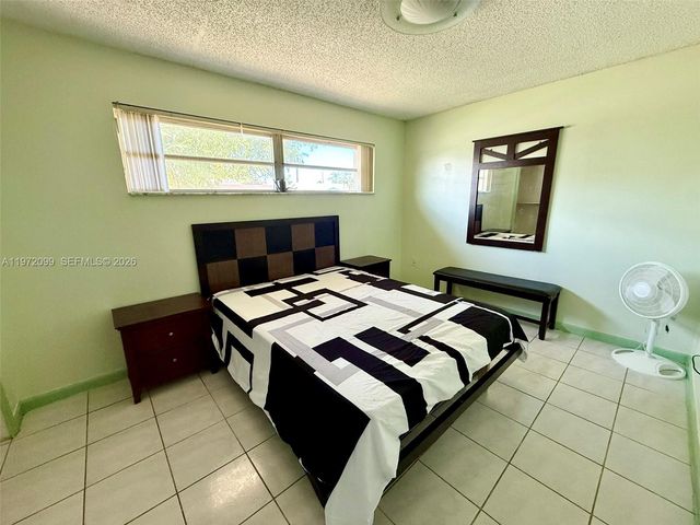 11460 NW 37th St, Sunrise, FL 33323