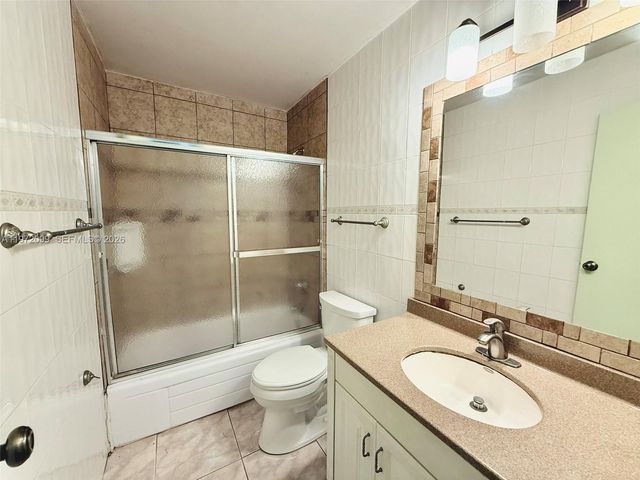 11460 NW 37th St, Sunrise, FL 33323