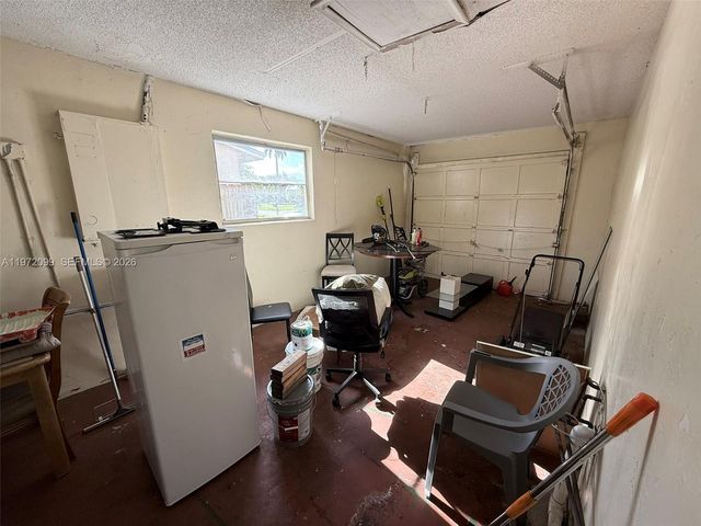 11460 NW 37th St, Sunrise, FL 33323