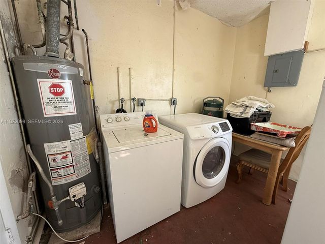 11460 NW 37th St, Sunrise, FL 33323