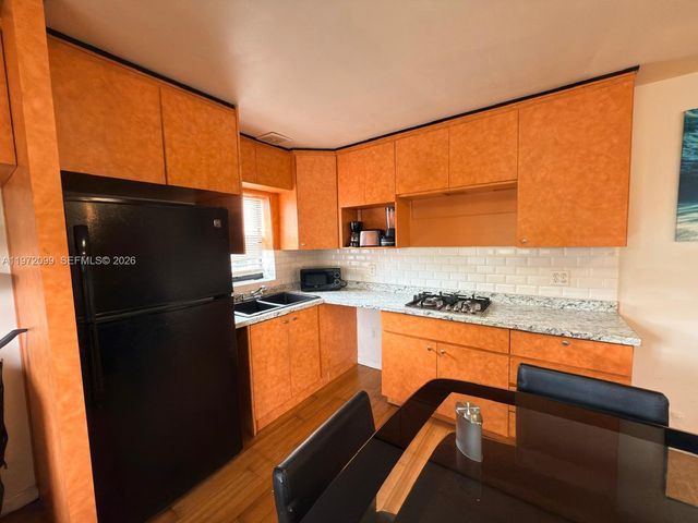 11460 NW 37th St, Sunrise, FL 33323