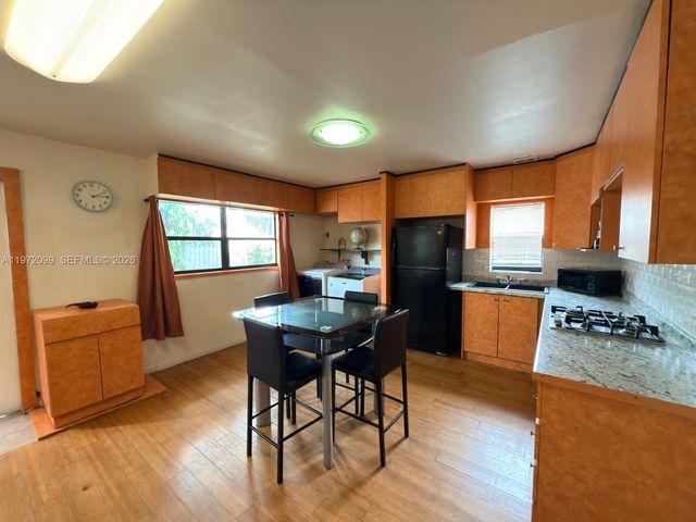 11460 NW 37th St, Sunrise, FL 33323