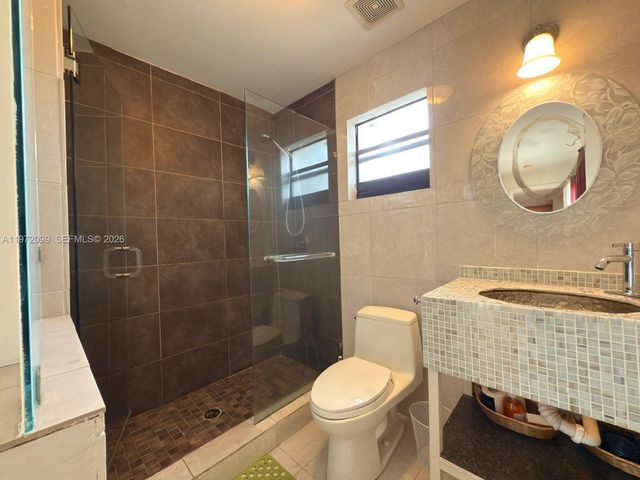 11460 NW 37th St, Sunrise, FL 33323