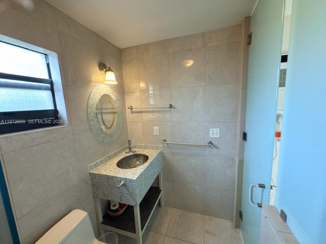 11460 NW 37th St, Sunrise, FL 33323