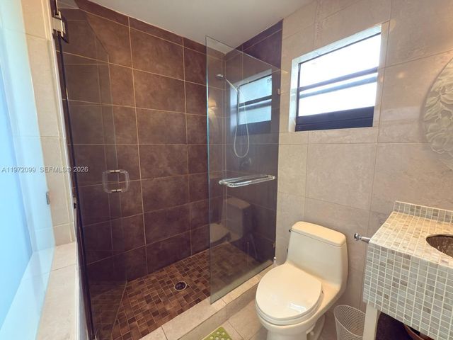 11460 NW 37th St, Sunrise, FL 33323