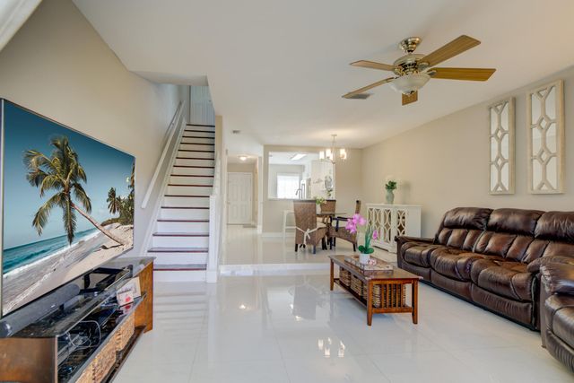 2900 DORCHESTER Lane 2900, Cooper City, FL 33026